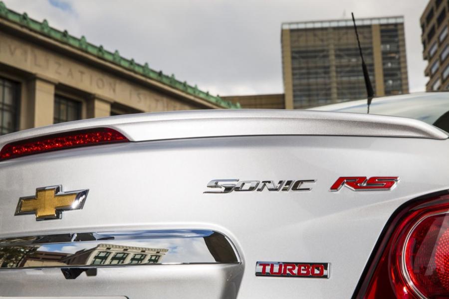  Chevrolet Sonic RS Sedan 2014 года  (фото 9 из 13)